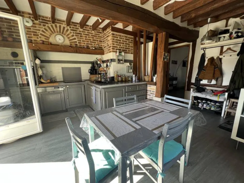 Maison rénovée de 140 m² édifiée sur 649 m² de terrain sur la commune de ST PIERRE LES ELBEUF