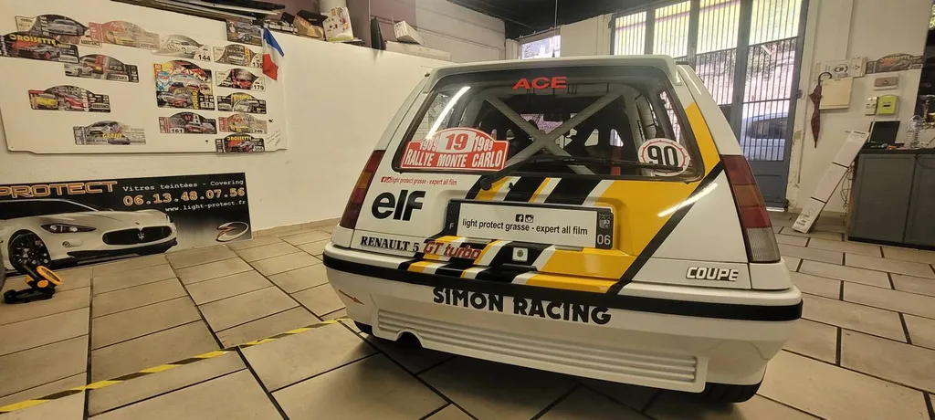 Devis kit déco sur mesure voiture de compétition à Grasse 06