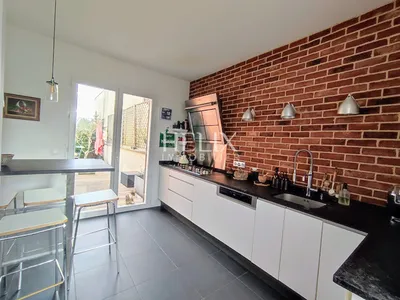 Maisons Laffitte, à 8 mn du RER, maison de 151 m2 avec grande pièce de vie lumineuse, 4 chambres, un bureau et un sous-sol total