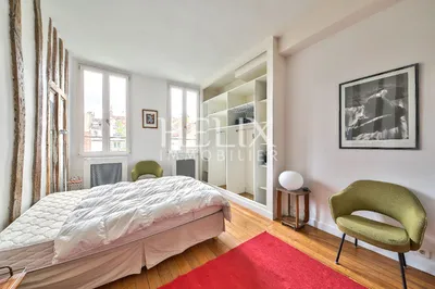 Saint Germain en Laye dans la rue de Lorraine un appartement avec 3 chambres dans un immeuble historique