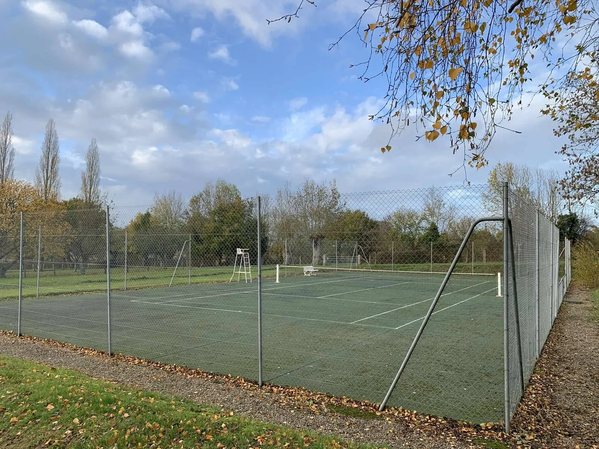 A vendre dans le PAYS D'AUGE (CALVADOS)  : PROPRIETE DE 31 HA avec MAISONS EN COLOMBAGES