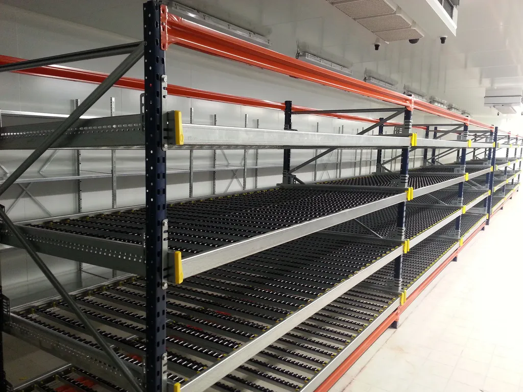 Installer un rayonnage dynamique mi-lourd pour le stockage FIFO et LIFO à Toulouse et en Occitanie