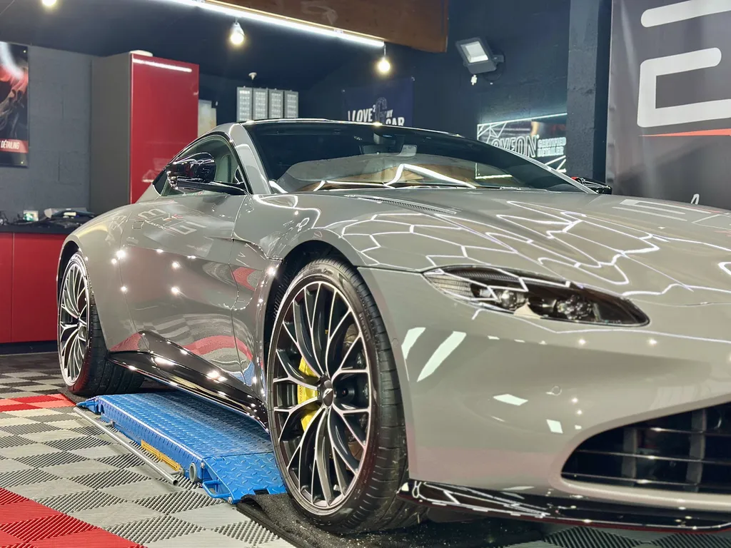 Protection Film PPF et traitement céramique carrosserie Aston Martin Vantage 