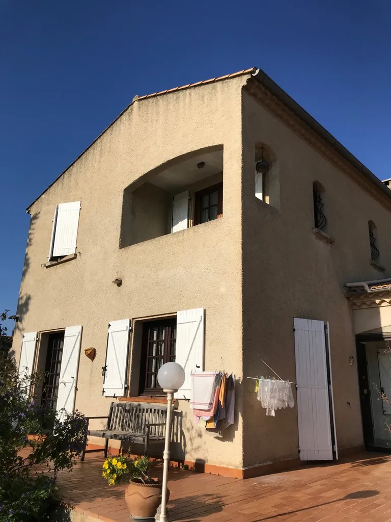 Rénovation des façades en pierre sur Bessan dans l’Hérault