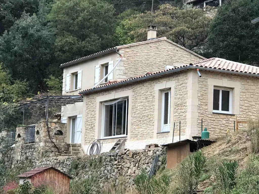 facade en pierre sur bâtisse existante avec extension à Taleyrac dans le Gard proche de Valleraugue et de Ganges 