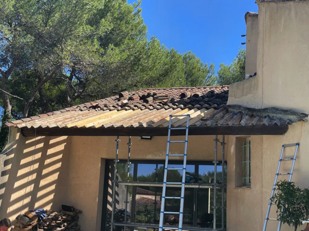 Changement d’une toiture de Auvent d’une maison sur Martigues