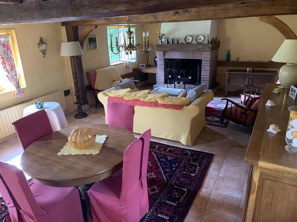 Dans le SUD PAYS D'AUGE Région de LISIEUX (CALVADOS) CHARMANTE CHAUMIERE