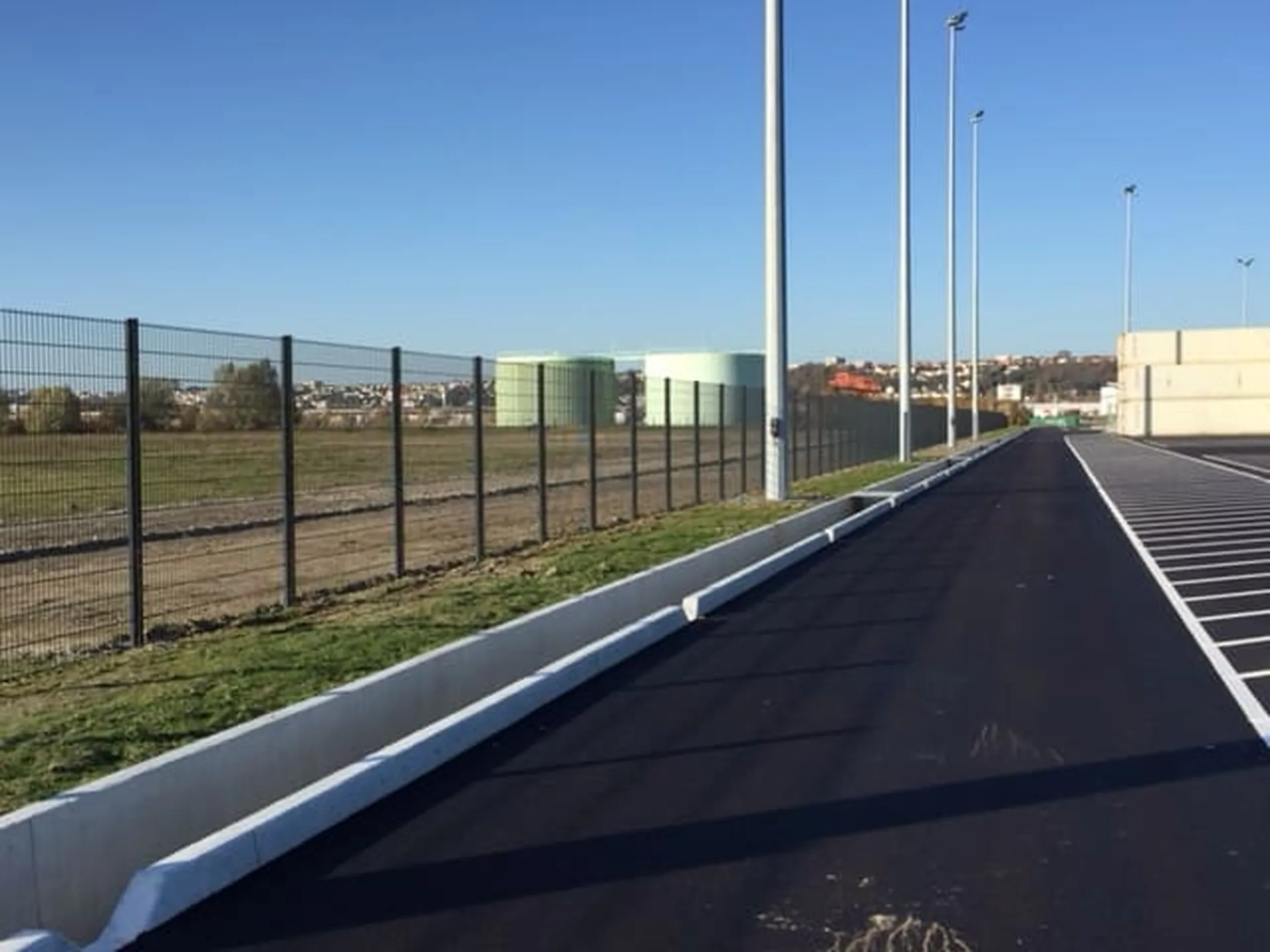 Installation de Clôture Treillis Soudé Rigide, Modèles Standard et Sécurisé pour Sites Professionnels au Havre en Seine-Maritime 76