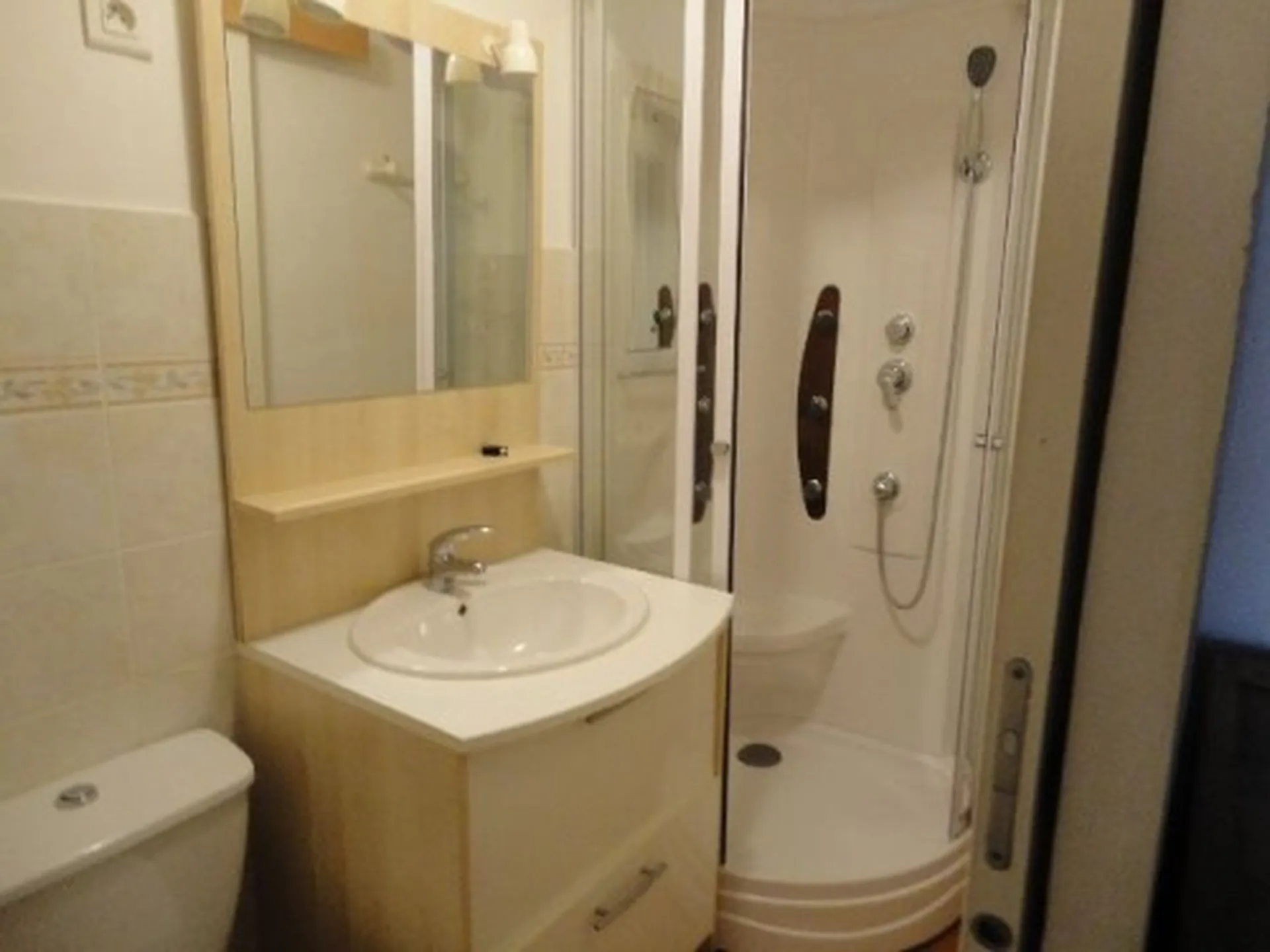 Logement à vendre 4 Gémenos sur 3 niveaux, vue dégagée