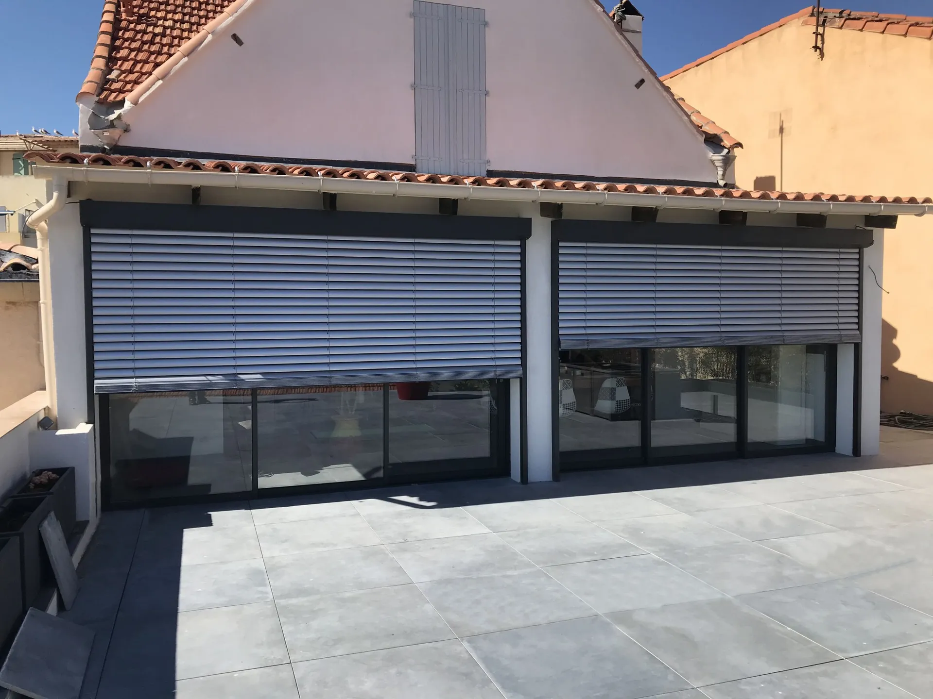 Brise Soleil à lames Orientables en Aluminium installé à Aix-en-Provence
