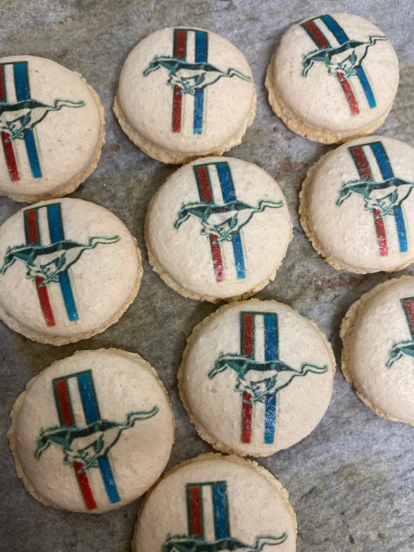 Macarons  personnalisés avec logo d'entreprise à lyon