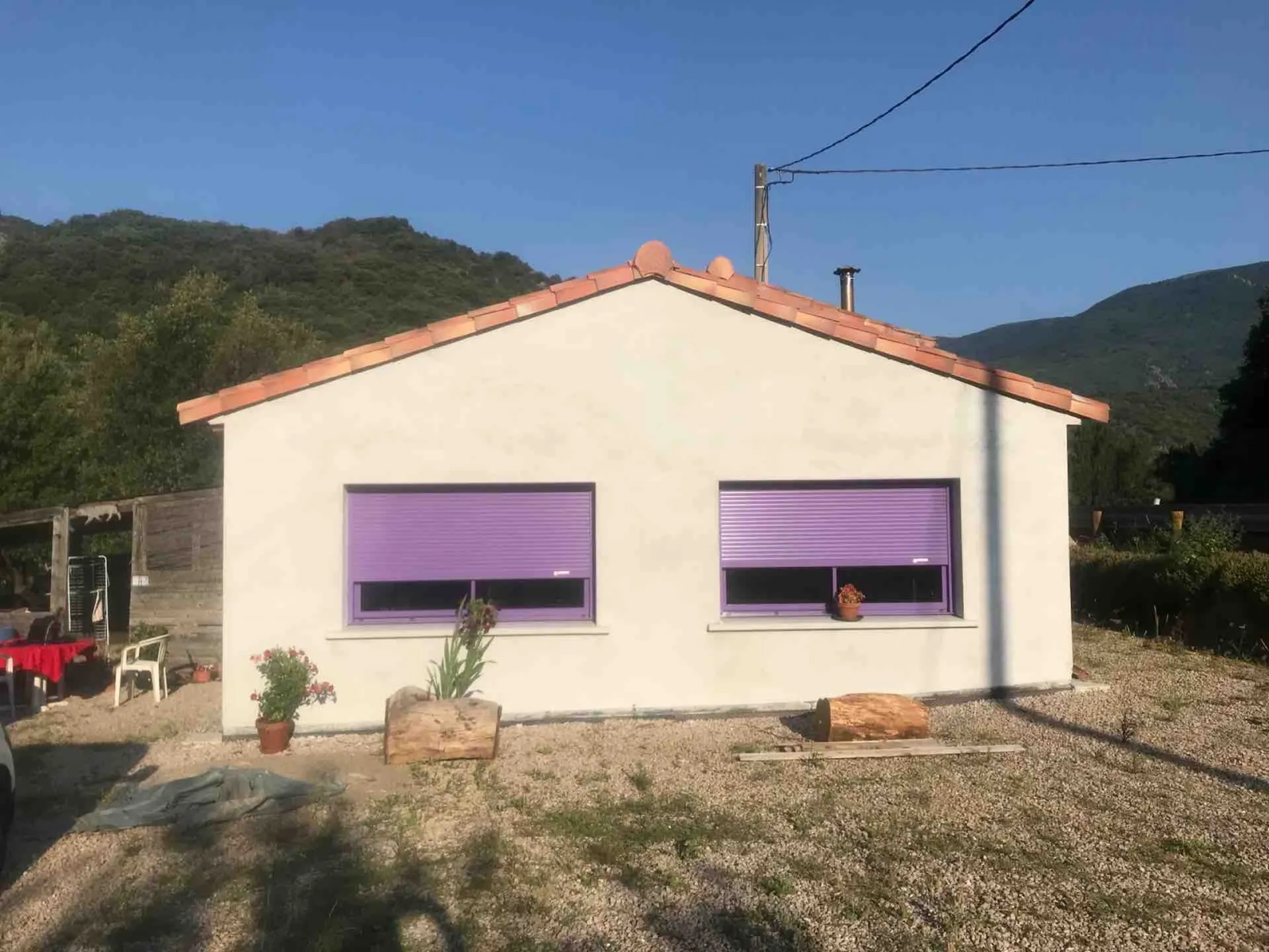 Facade en Pierre taillée sur une Rénovation à Olargues dans les Hauts Cantons près de Saint-Pons de Thomières et Béziers