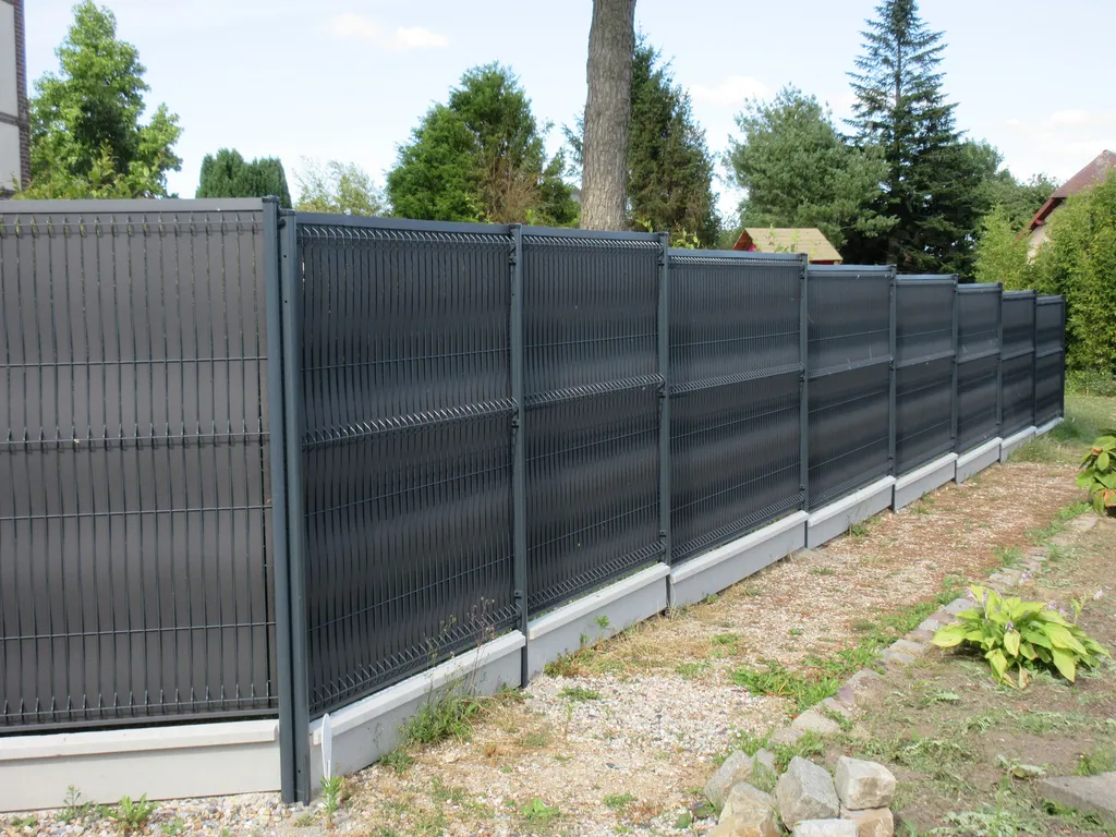 Installation de Clôture Treillis Soudé Rigide, Modèles Standard et Esthétique pour Particuliers à Beuzeville dans l'Eure 27