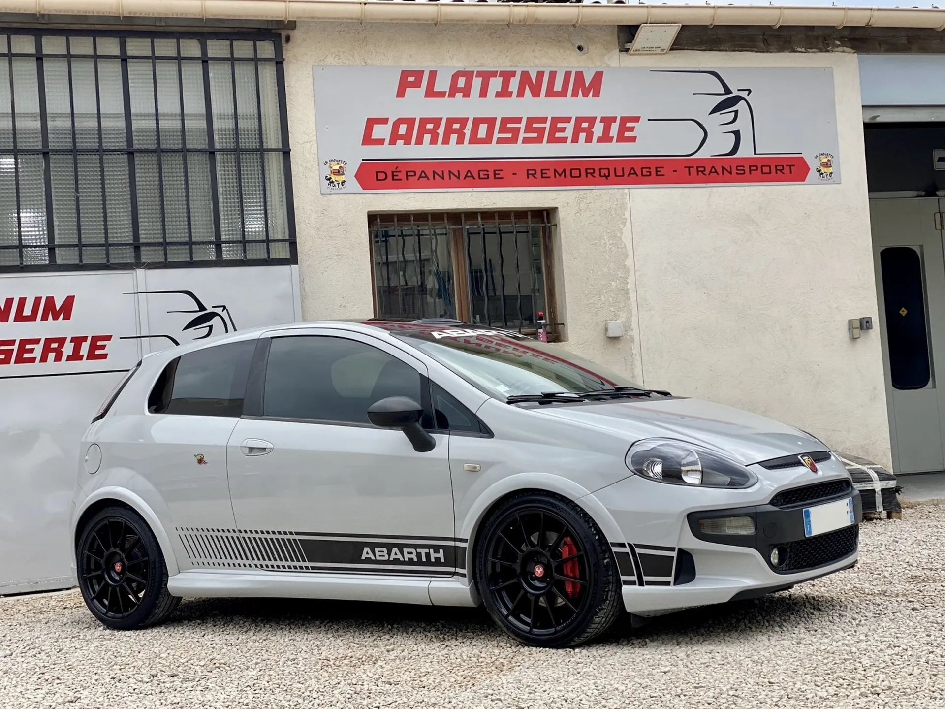 Réparation carrosserie FIAT Punto Abarth proche d’Aubagne et de Marseille 
