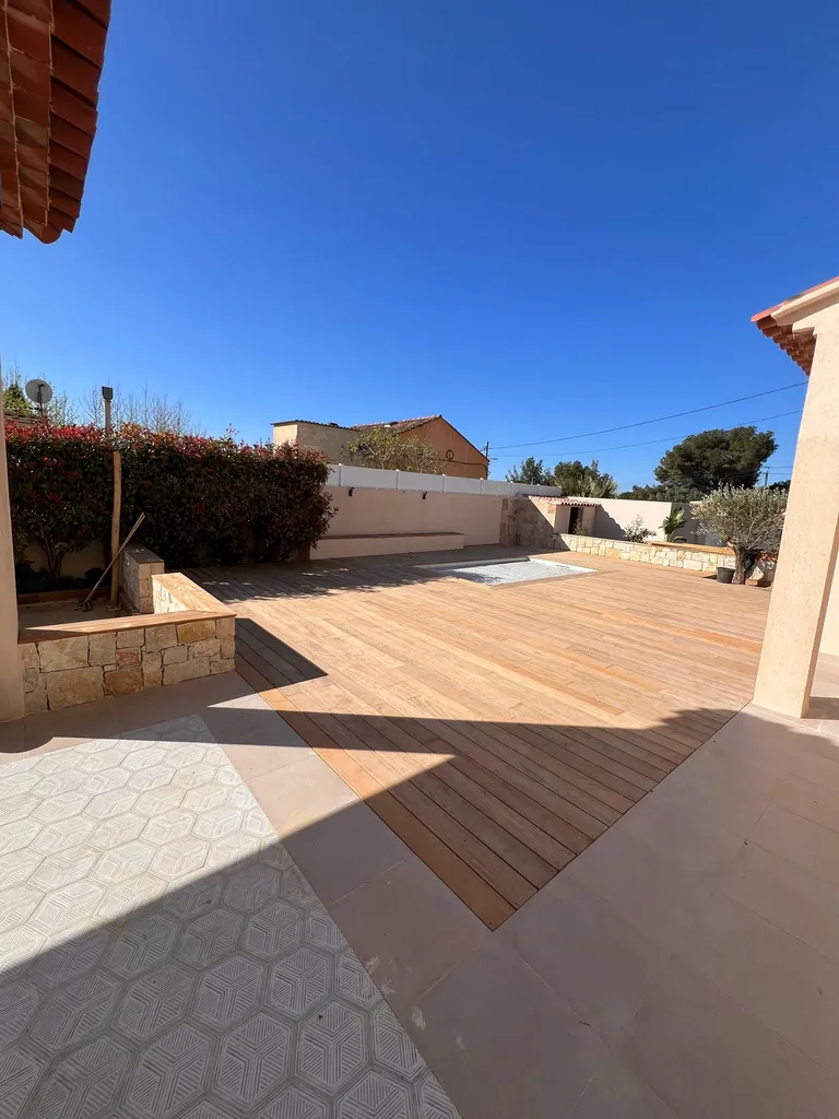 Création d’un terrain de boules, terrasse bois et aménagement paysager à La Ciotat