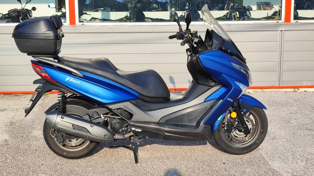 KYMCO X-TOWN CITY 125 du 02/2021 avec 15200 km.