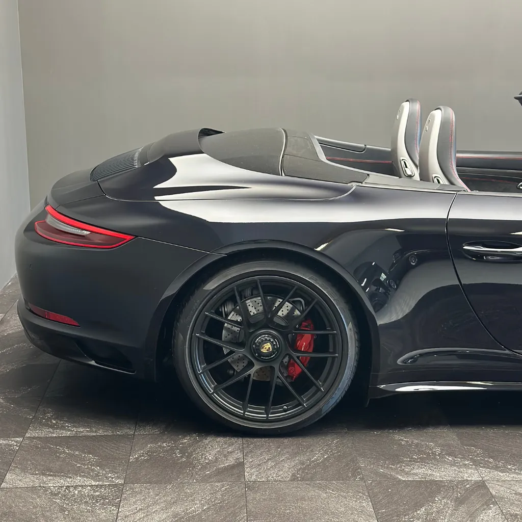 Comment protéger durablement sa Porsche 911 Carrera GTS près du Mans ?
