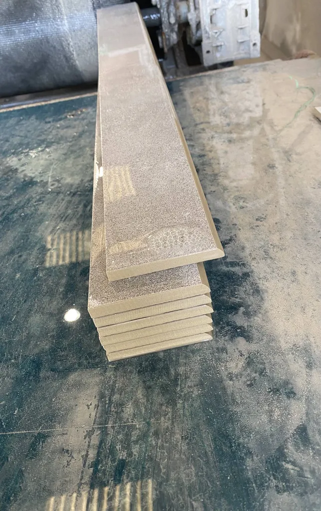 Fabrication de plinthe grès cérame 7x60cm pour carreleur à La Ciotat près de Marseille