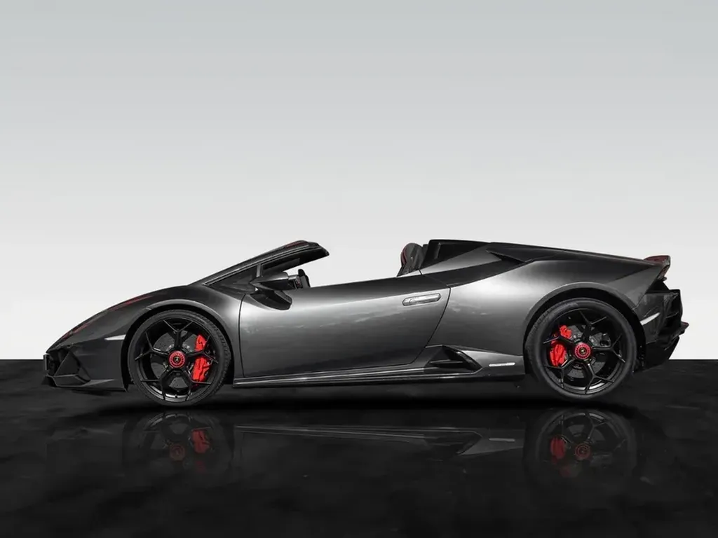 amborghini-huracan-evo-spyder-2024-profil-lateral-capote-ouverte