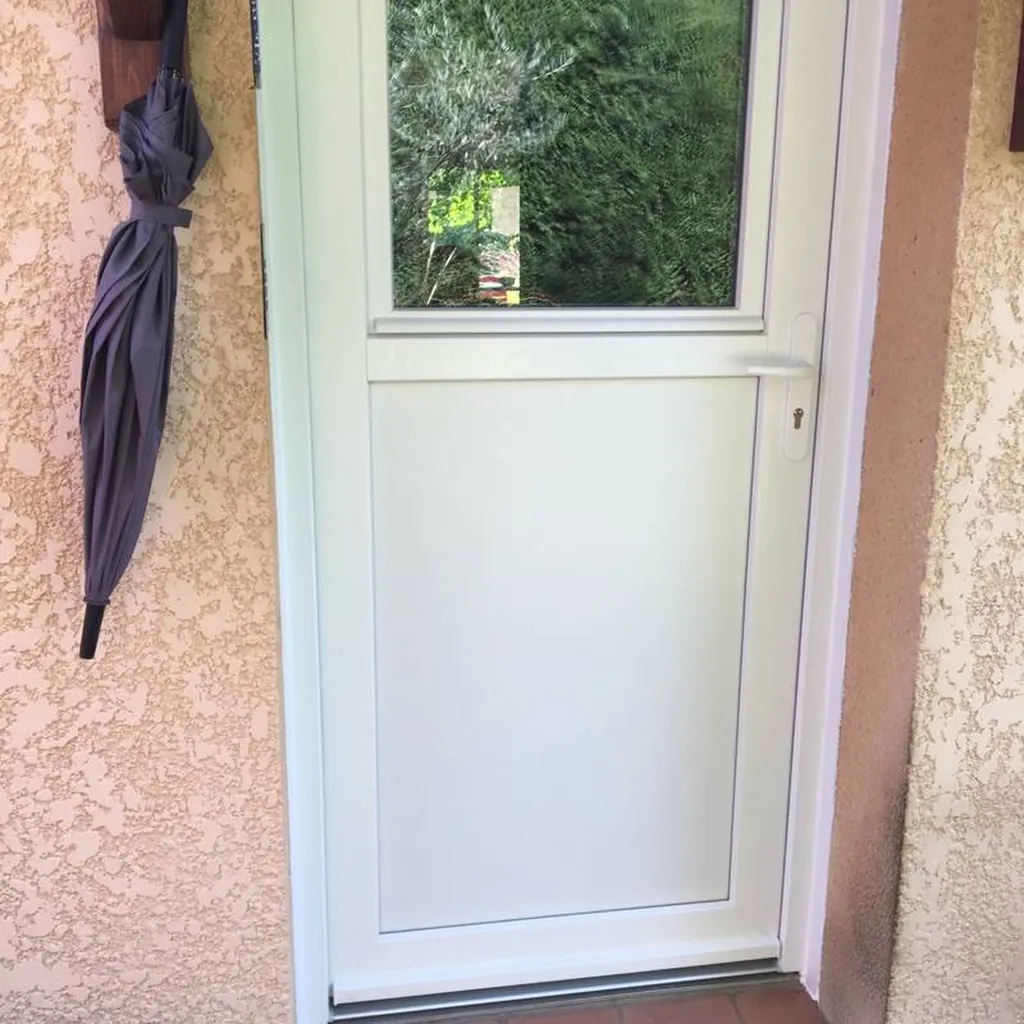 Notre zone d'activité pour ce serviceDevis porte d'entrée sur mesure aluminium avec serrure sécurisée