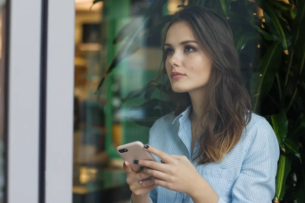 Une voyante médium par téléphone (si vous habitez Angers) peut répondre à la question : va-t-elle (il) revenir vers moi ?