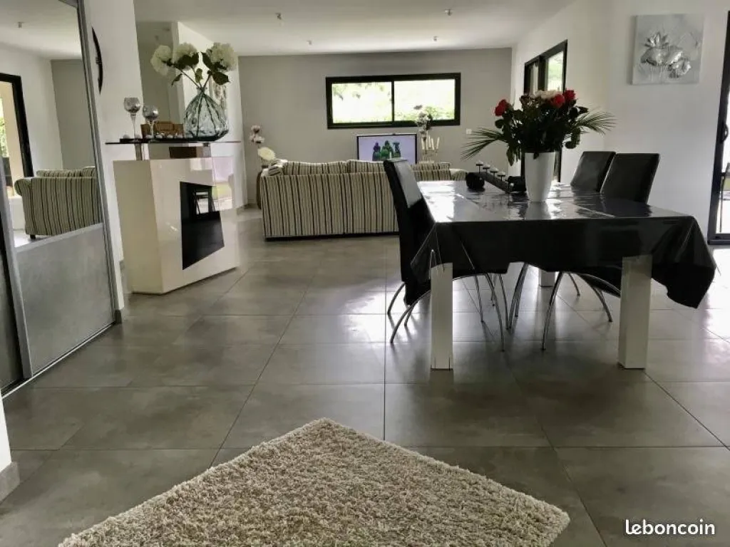 BELLE MAISON BOURGTHEROULDE
