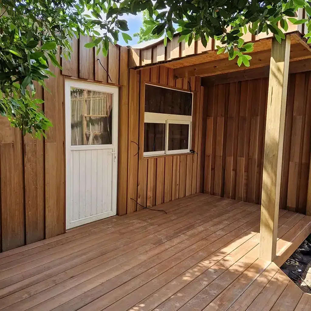 Pose de bardage en bois sur mesure : protection, isolation et esthétique en Gironde