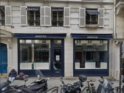 BOUTIQUE - RUE BONAPARTE 75006 PARIS RÉF : LTI 16723 