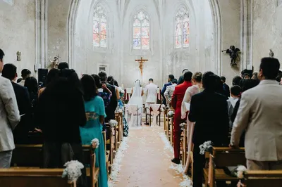 Éléments Sacrés, Cérémonie Mémorable : Les Rituels et Traditions dans un Mariage à l'Église. Votre wedding planner à Libourne, vous explique tout ! - Les mariages de mademoiselle L - Tsitou Raza