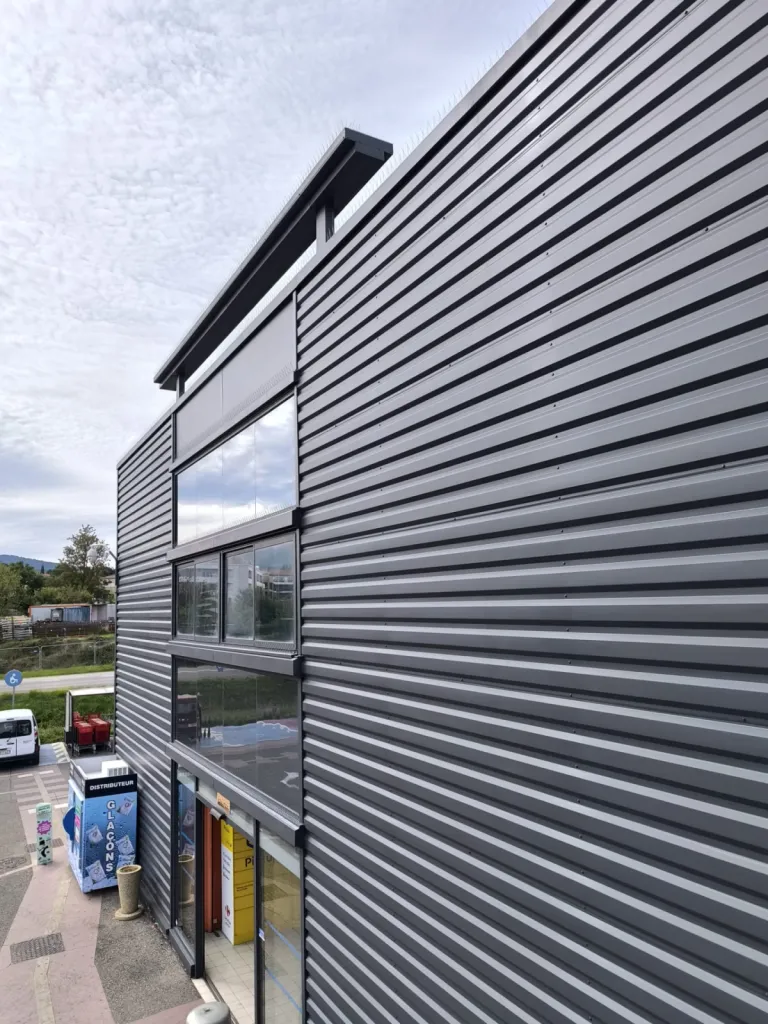 antipigeon carrefour market trets 13110