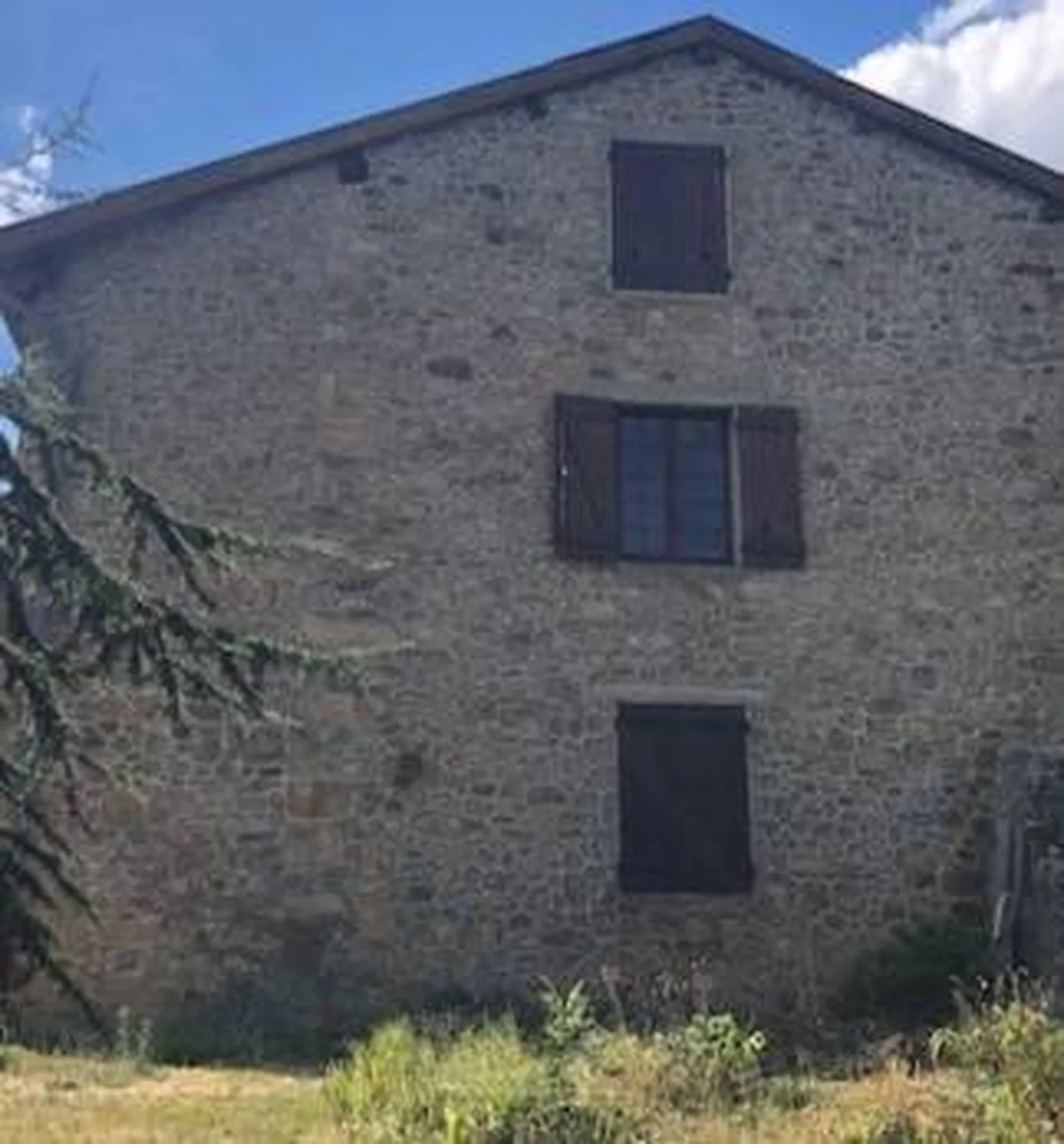 Avant agrandissement de fenêtre en rénovation énergétique à Beaujeu près de Belleville en Beaujolais (69)