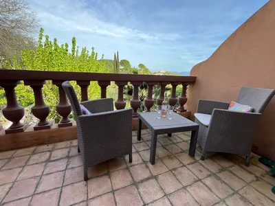 Rare – Charmante maison de village dans le quartier médiéval des Arcs-sur-Argens, avec garage et terrasses