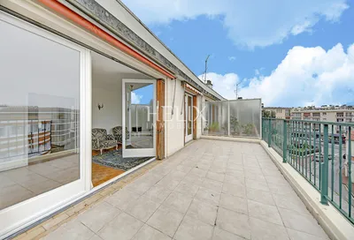 Magnifique appartement en dernier étage avec terrasse et ascenseur au Vésinet