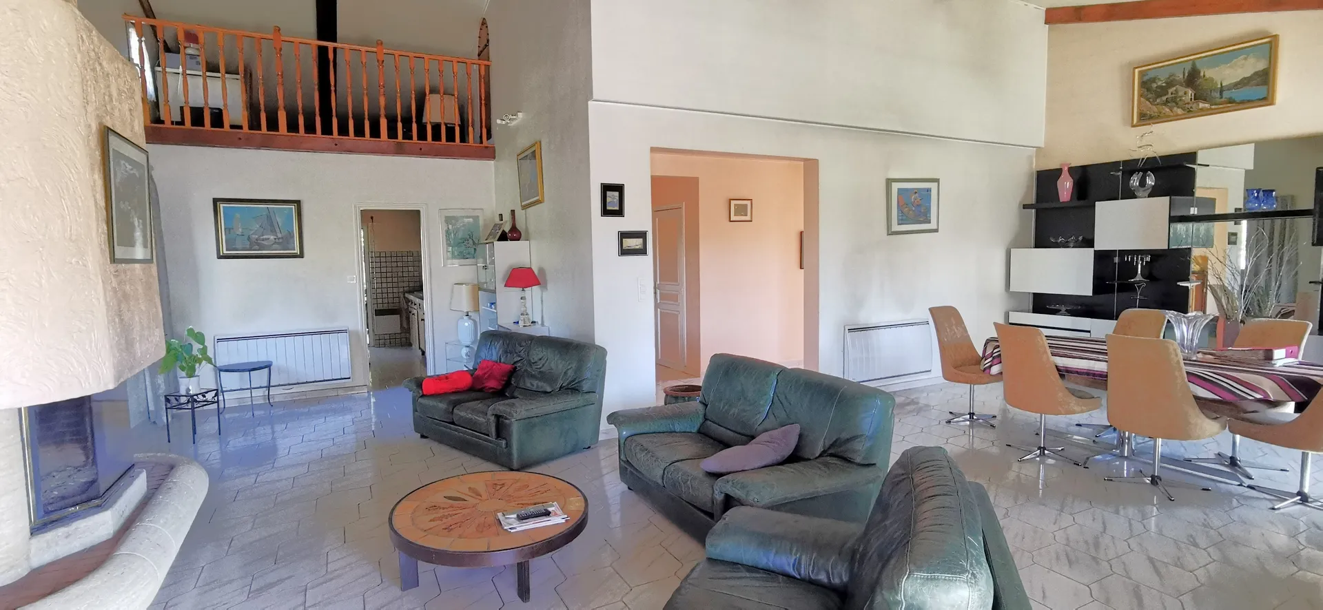 Vente maison T4/5 Cassis  avec piscine, vaste sous-sol & garage dans lotissement sécurisé à l'entrée du village