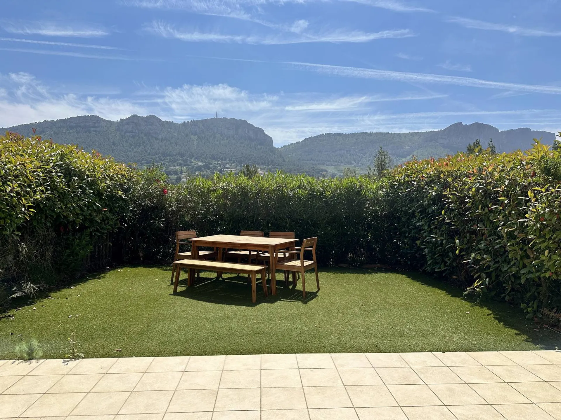 Vente maison T4 Cassis  avec terrasse vue Cap Canaille, jardin et parkings privatifs