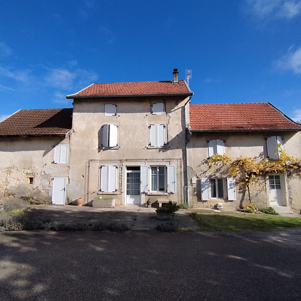 Remplacement de menuiseries bois par des fenêtres et volets en PVC par 3 Baies à Charette près de Montalieu-Vercieu dans l'Isère (38)