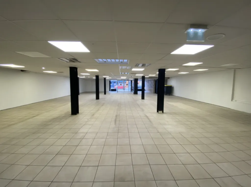 LE HAVRE - A VENDRE OU A LOUER LOCAL COMMERCIAL DE 386 M²