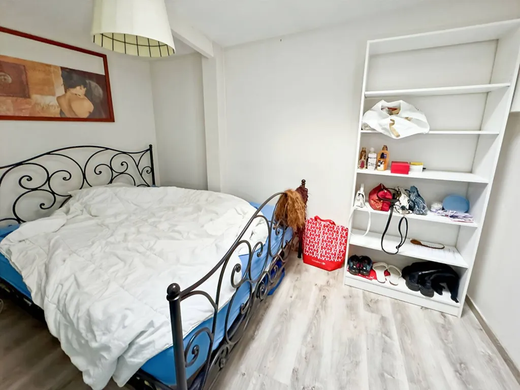 A saisir magnifique appartement de 150 m2 habitables avec cour terrasse de 146 m² sur lima commune de ELBEUF 76500