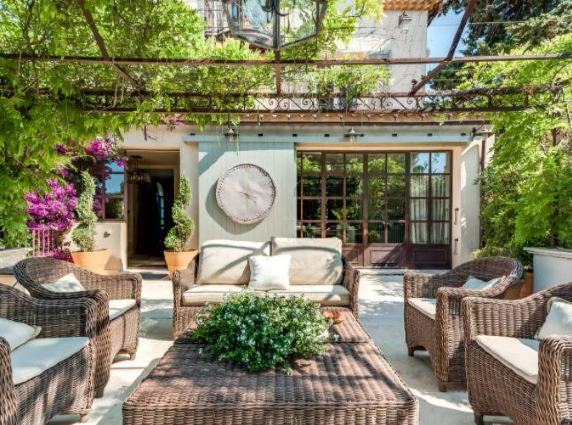 La pergola provençale chic et indispensable dans notre région !