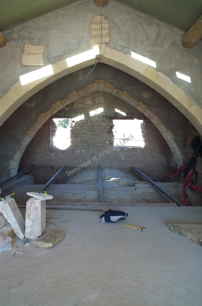 Encadrement en pierre de Fontvieille