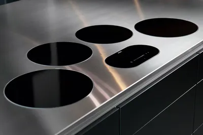 Découvrez notre nouvelle marque de plaques de cuisson pour particulier et  professionnelles : Performance et innovation au service des chefs