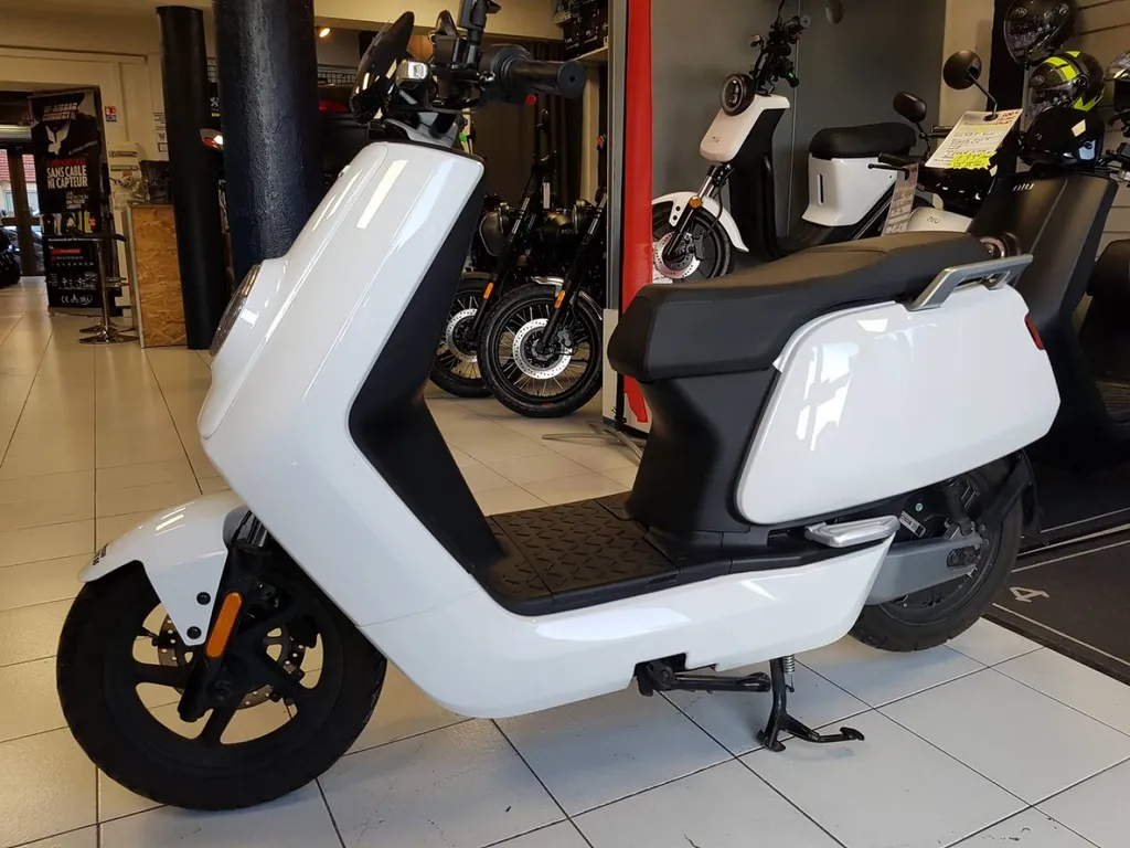 SCOOTER OCCASION 50 NIU SIX FOURS LES PLAGES