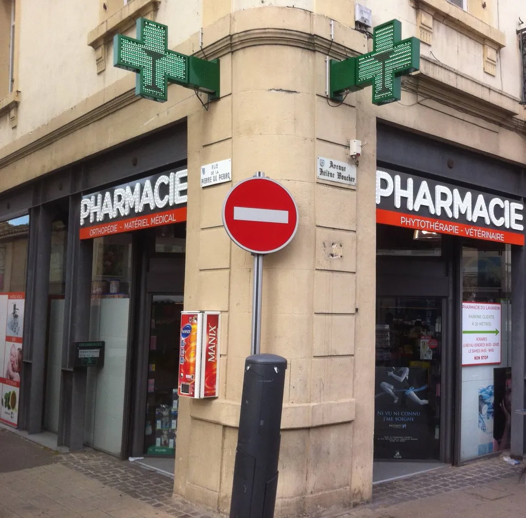 Création d'une enseigne lumineuse pour la Pharmacie du Lavandin à Istres