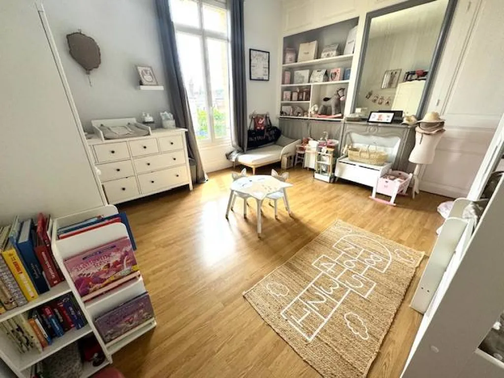 A saisir magnifique maison de maître de 214 m² édifiée sur 1170 m² de terrain sur la commune de ST AUBIN LES ELBEUF