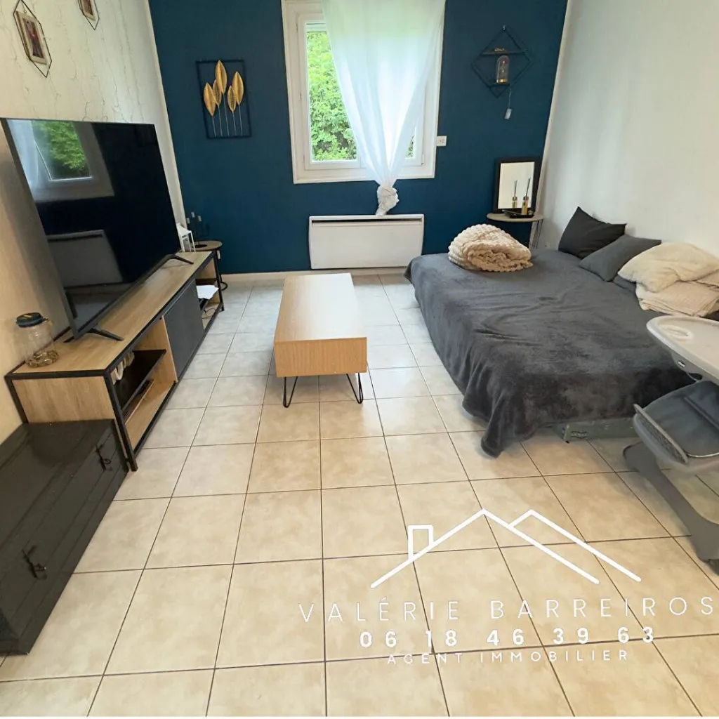 A vendre sur la commune de ST PIERRE LES ELBEUF 76320 maison de 103  m² édifiée sur un terrain de 518 m²