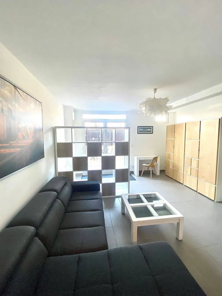 Sejour de 28 m² belle exposition terrasse Rouen Mesnil Esnard