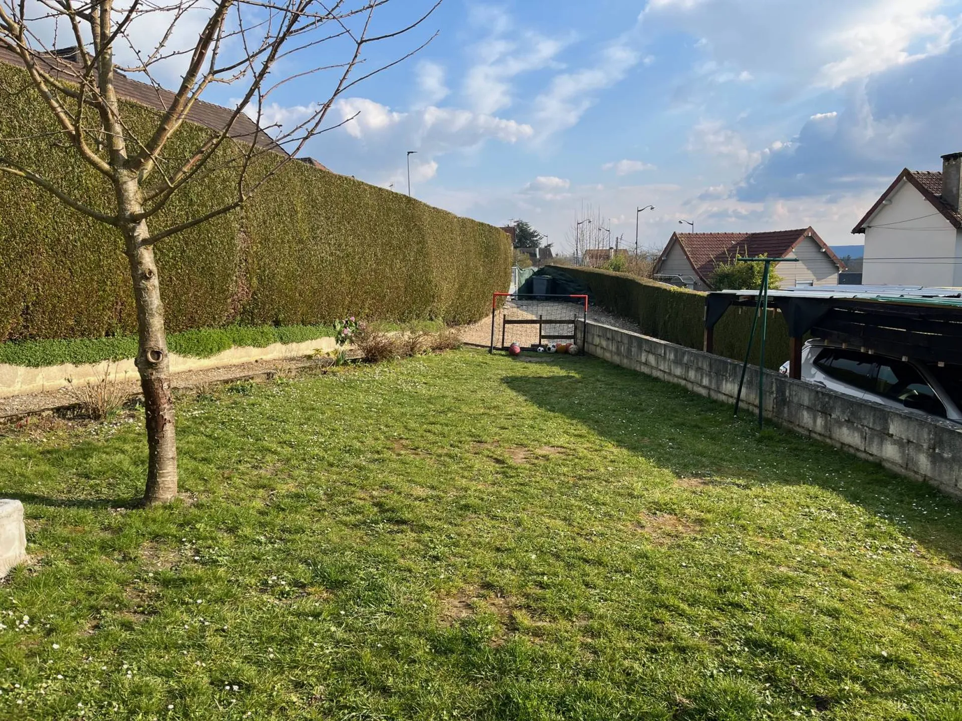 A vendre, maison en bon état général, située au Trait à proximité des commerces