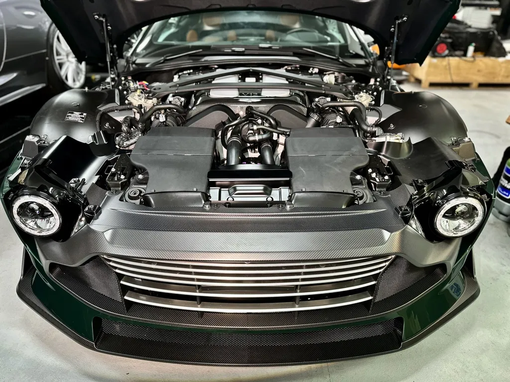 Traitement céramique Lyon protection carosserie Aston Martin Valour 