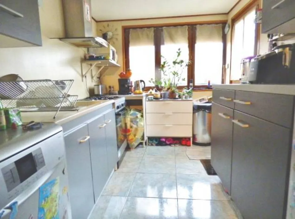 Cherche à acheter une maison de ville proche commerces à st étienne du rouvray 76