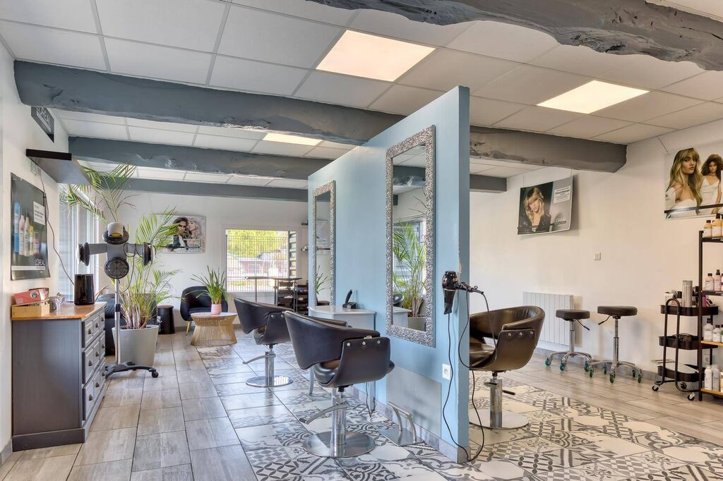 Ensemble immobilier entièrement rénové - Local commercial, Appartement, Maison – Petit-Caux